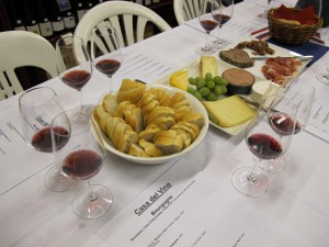 Bread & cheese from 'La Fromagerie' Food